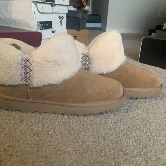 UGG ultra mini braid boot - Picture 7 of 8